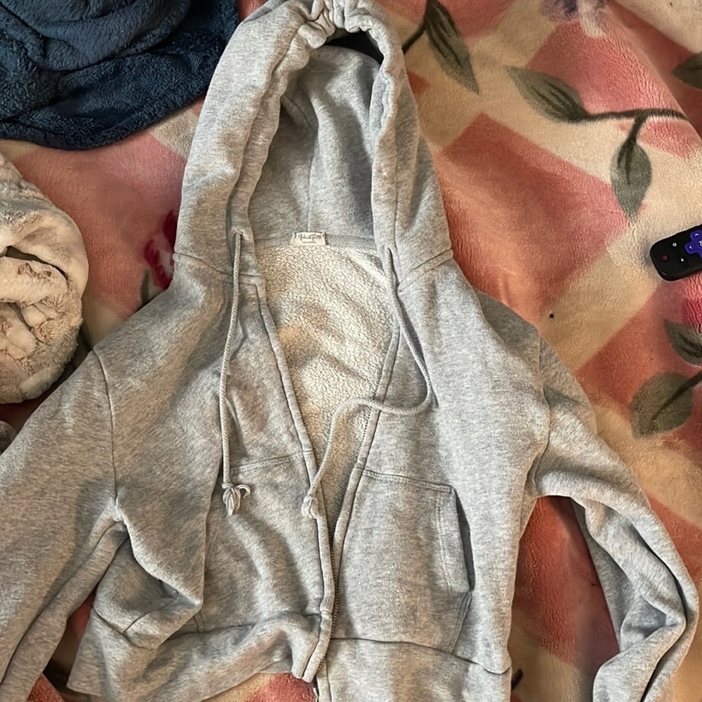 Brandy Melville cropped grey hoodie